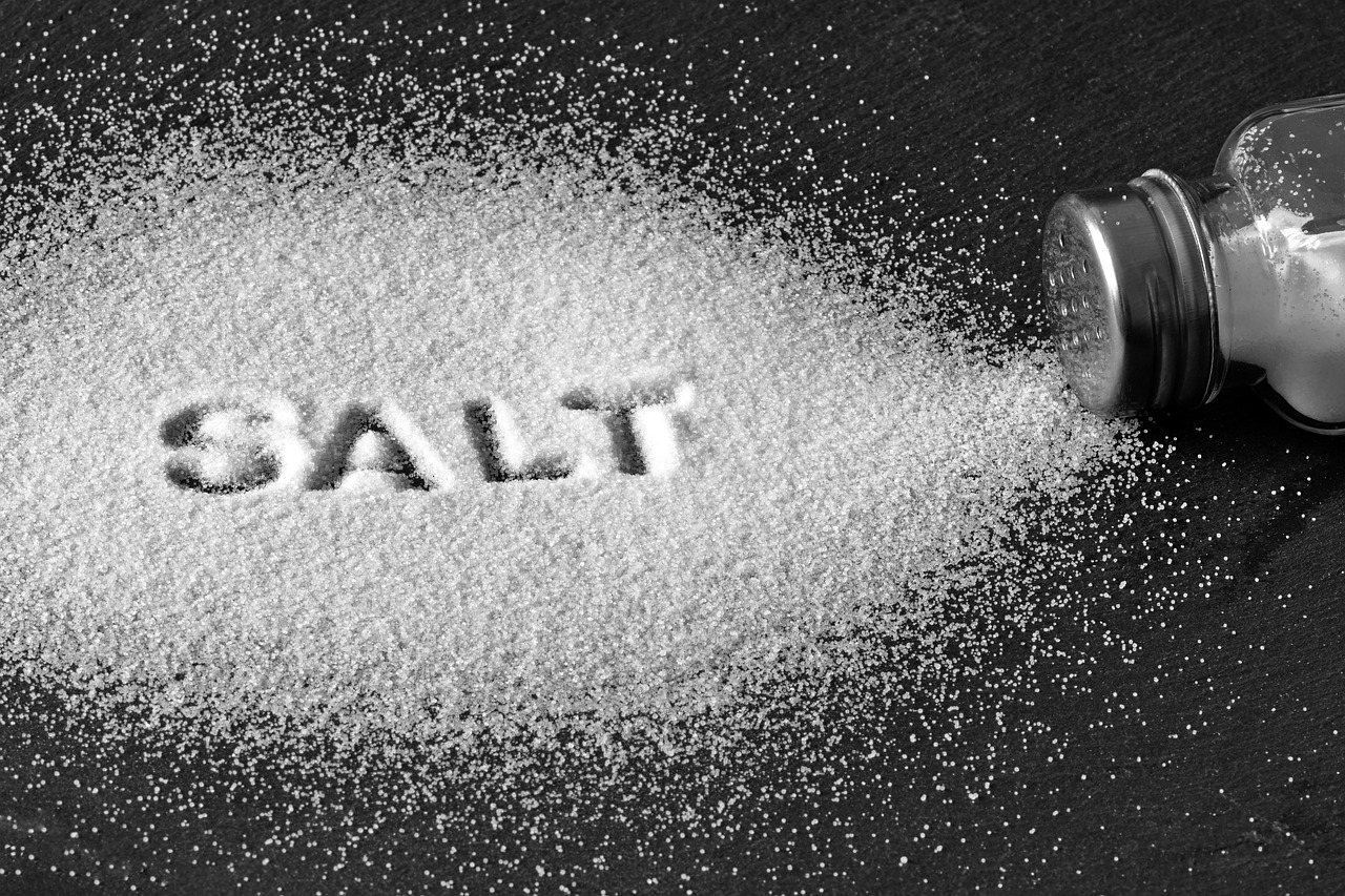 salt, salt shaker, high blood pressure, kidney diseases, health, black and white, still life, salt, salt, salt, salt, salt-7732098.jpg